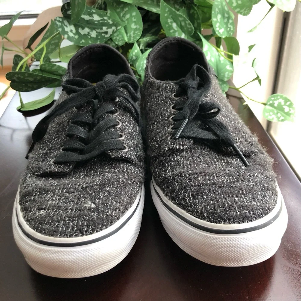 Vans Flannel OrthoLite Black White Low Top Sneakers Women’s Size 9.5
